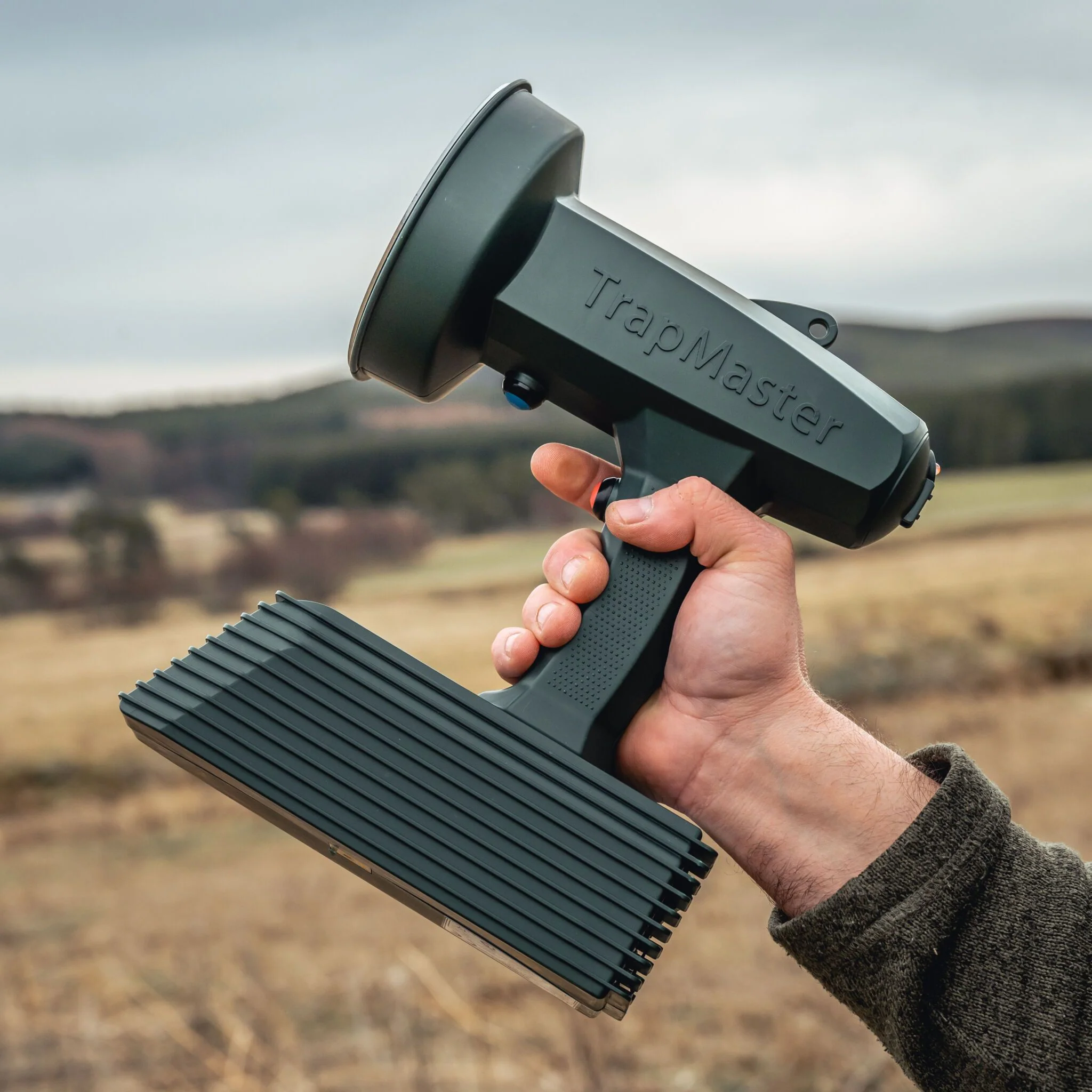 Nordic Clays Trapmaster Battery-Operated Handheld Clay Pigeon Thrower