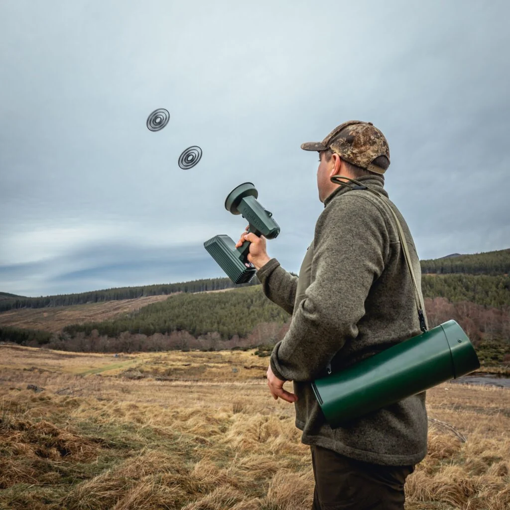 Nordic Clays Trapmaster Battery-Operated Handheld Clay Pigeon Thrower Canada thumbnail 2